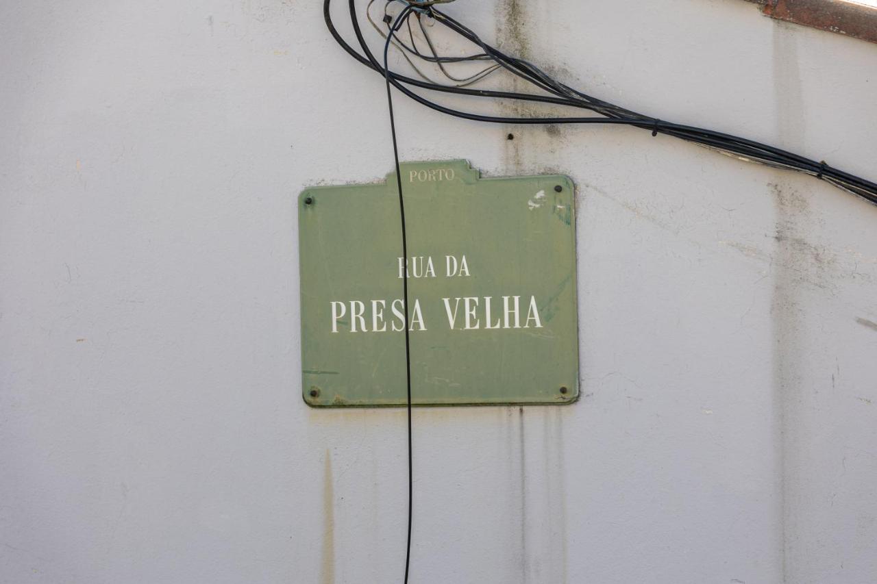 House On A Rustic Island At Campanha Trainstation Apartamento Porto Exterior foto