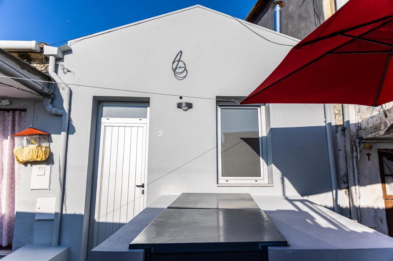 House On A Rustic Island At Campanha Trainstation Apartamento Porto Exterior foto